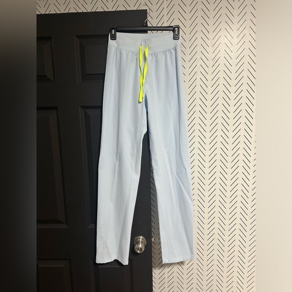 Figs Scrubs- Dusty Blue XXS Top XXS Tall Pants - Picture 2 of 3